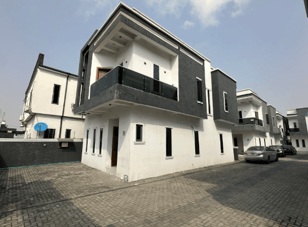How to Find an Apartment in Orchid Road, Lagos